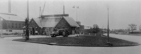 Higgins Fueling Station c1932